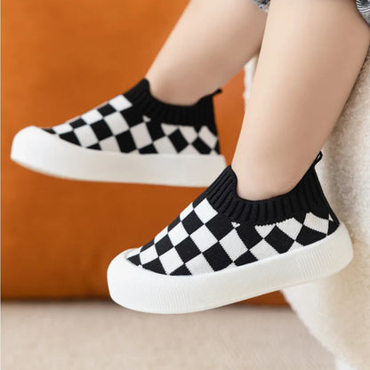 Zapatitos a Cuadros – Pasos Seguros con Estilo ✨👣