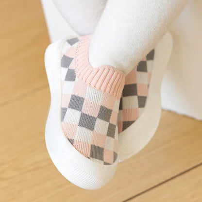 Zapatitos a Cuadros – Pasos Seguros con Estilo ✨👣