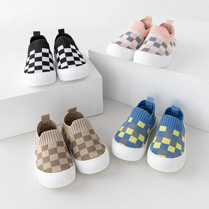 Zapatitos a Cuadros – Pasos Seguros con Estilo ✨👣